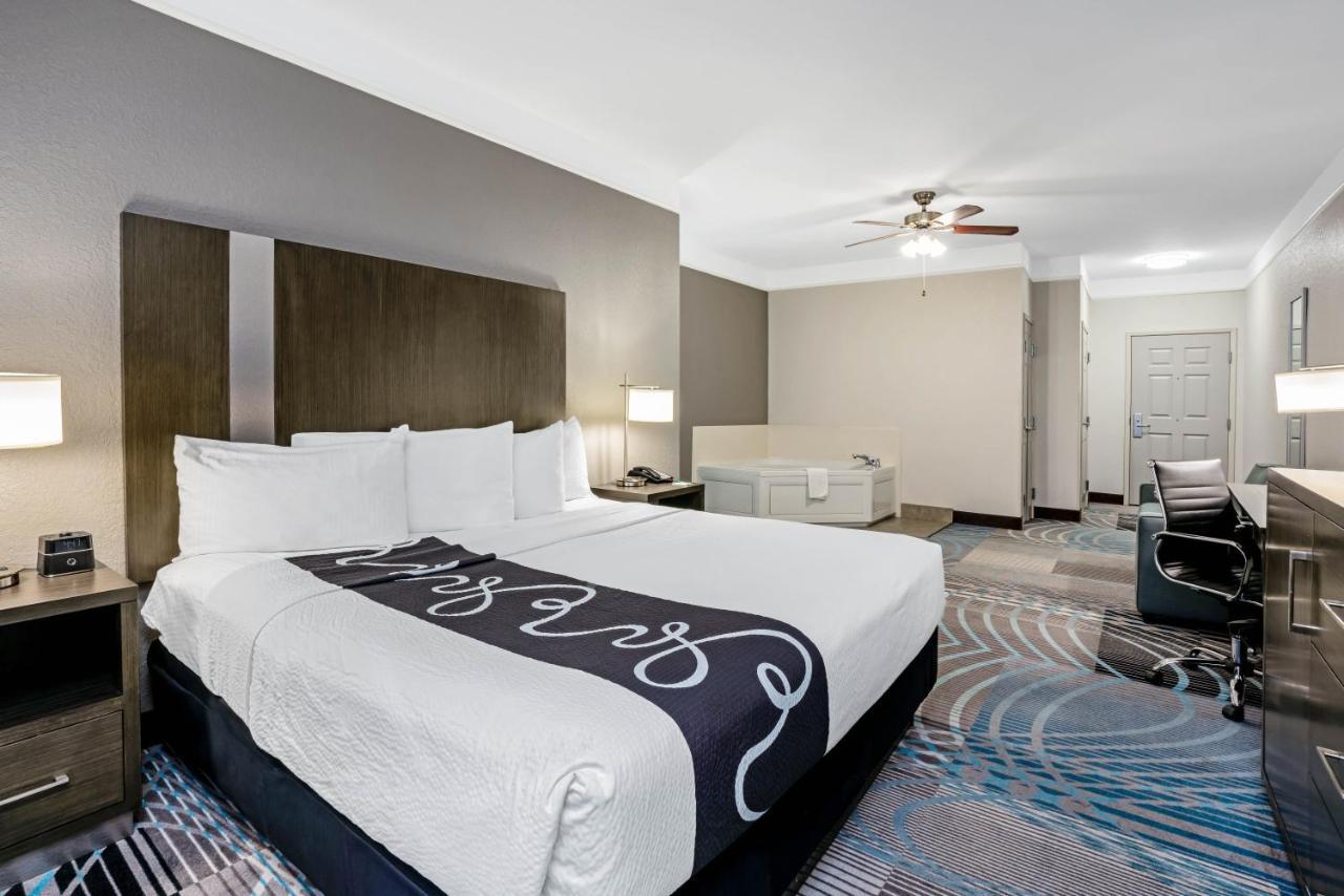 Hotel La Quinta By Wyndham Conroe Exterior foto