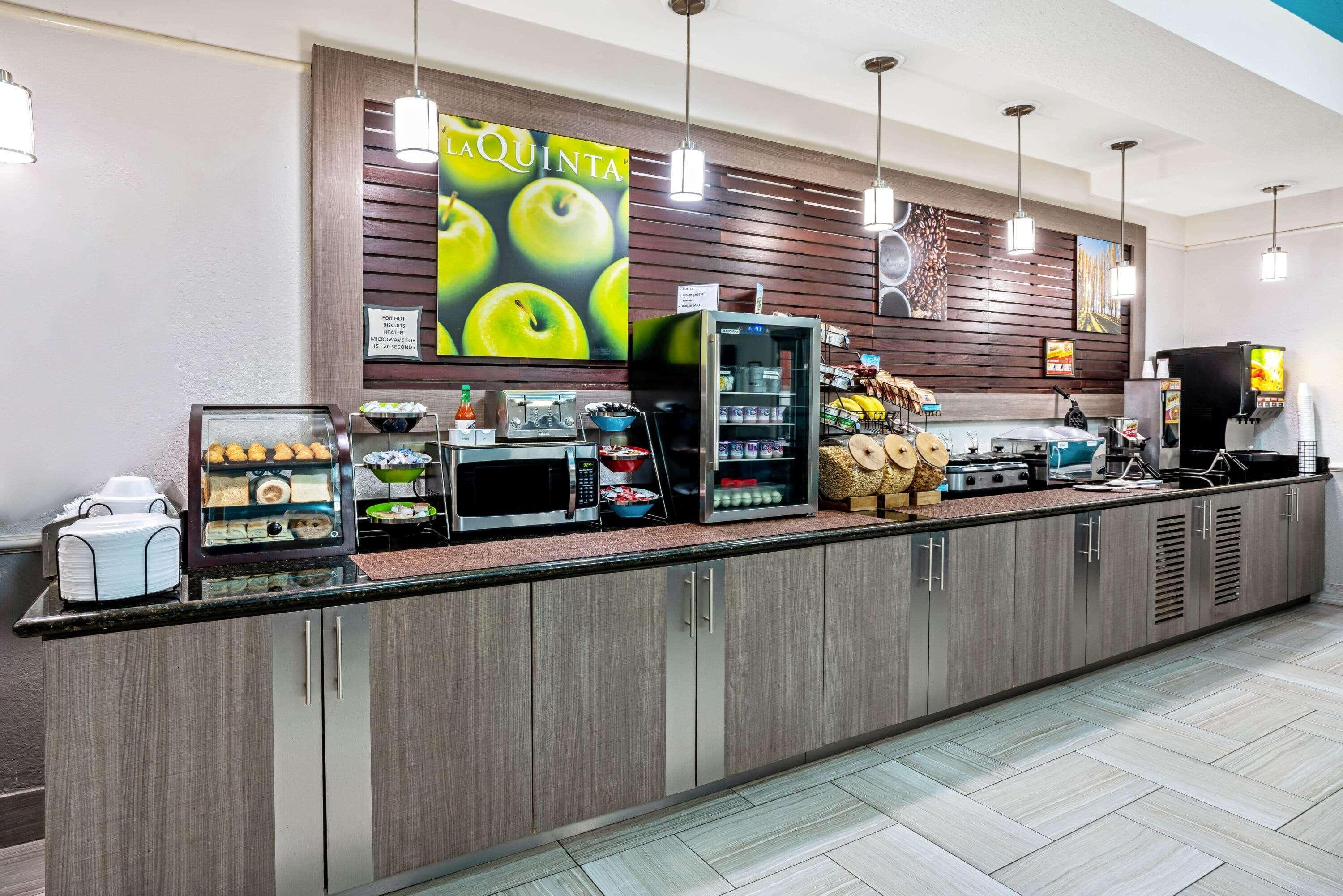 Hotel La Quinta By Wyndham Conroe Exterior foto